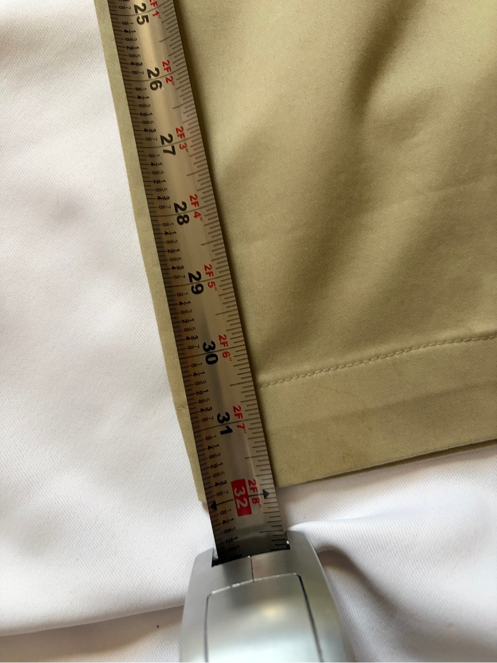 Tommy Bahama Men's Pleated Chinos in Olive - Picture 4 of 5
